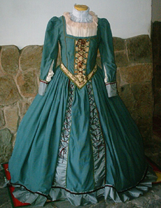 Vestuario para Violeta en el SegundoActo -- Producción Opera de San Juan