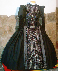 Vestuario para Violeta en el Tercer Acto -- Producción Opera de San Juan